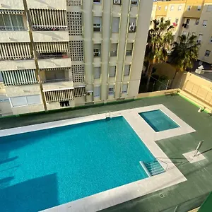 Amplio Piso En Centro De Apartamento Torre Del Mar